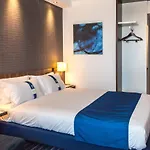 Express - Odysseum By Ihg Отель