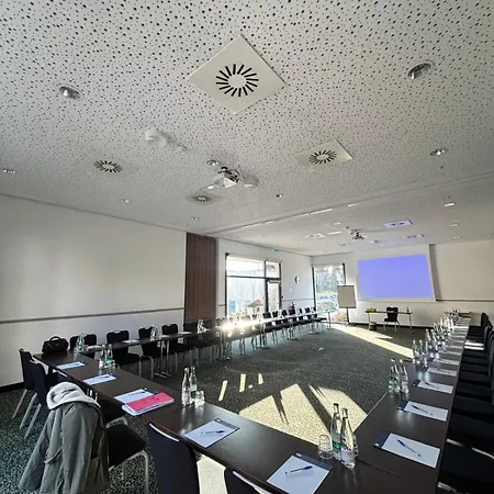 Hotel Express - Odysseum By Ihg 3*