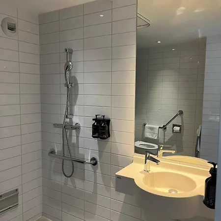 Hotel Express - Odysseum By Ihg 3*