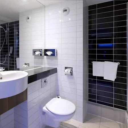 Hotel Express - Odysseum By Ihg