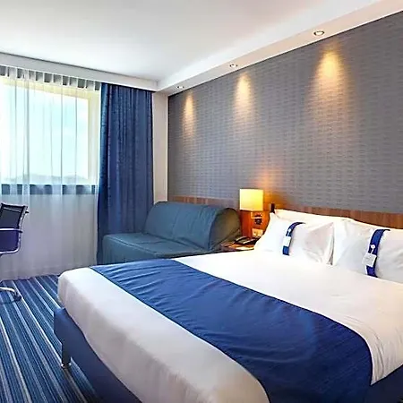 Hotel Express - Odysseum By Ihg