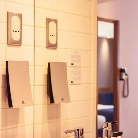 Express - Odysseum By Ihg Hotel 3*