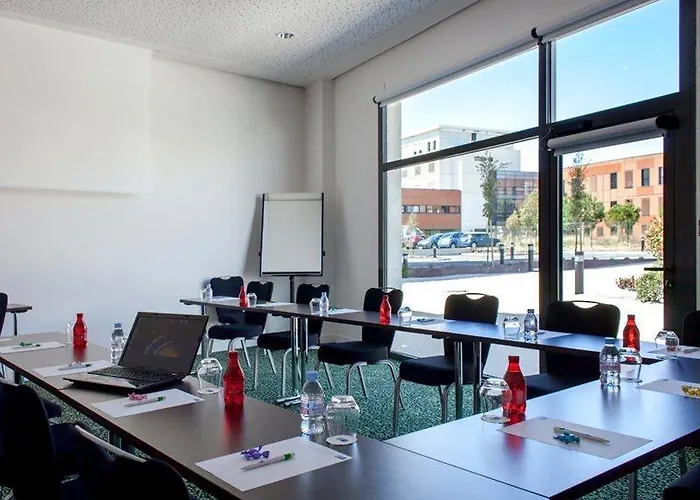 Hotel Express - Odysseum By Ihg